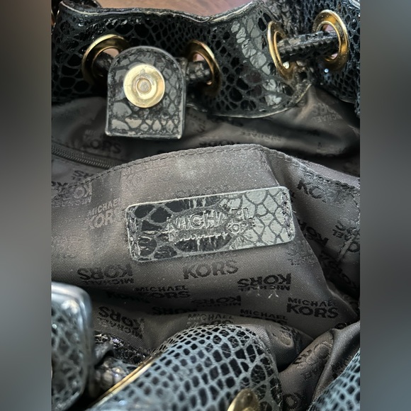 Gorgeous Authentic Michael Kors Hobos Bag - Picture 5 of 8